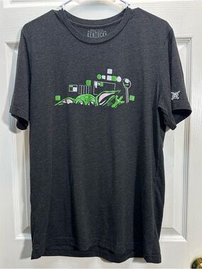 Black Short-Sleeve Graphic Tee with Yoda shaped Kentucky